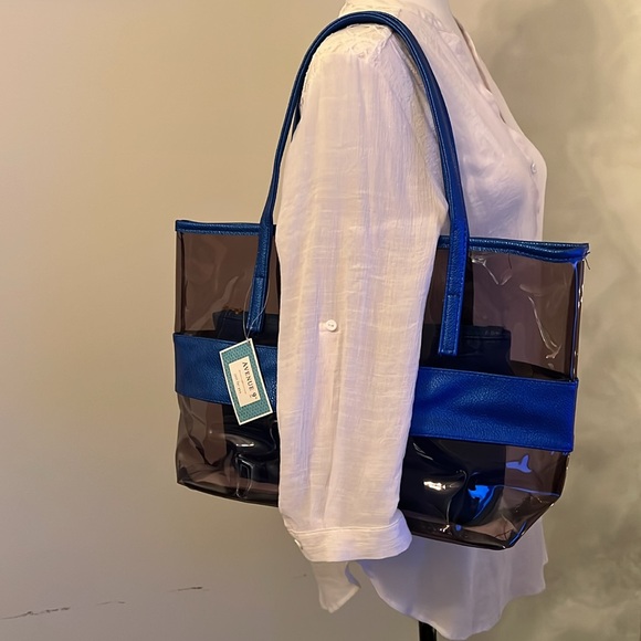 2 Piece Stadium Bag/Tote 2 Handles with Magnetic Closure. Zippered Second Bag - Picture 7 of 7